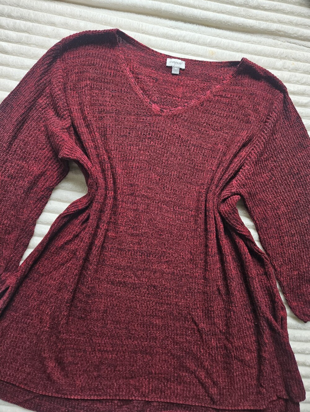 Avenue Women's V-Neck Sweater in Burgundy Red